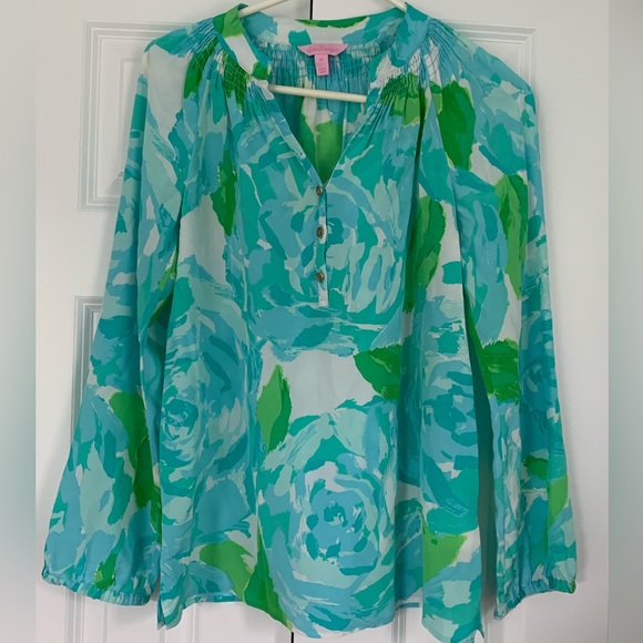 Lilly Pulitzer Elsa Top First Impressions
Poolside Blue Silk Blouse Size XS - Picture 2 of 4